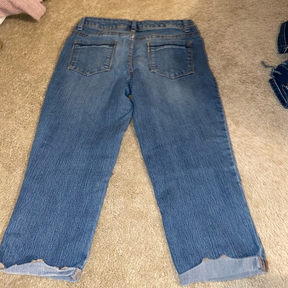 capris - Picture 2 of 2